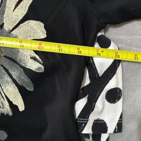 Lot of 2 - Jess & Jane Abstract Geometric 3/4 Sleeve Tops Black White Abstract S - Picture 14 of 15